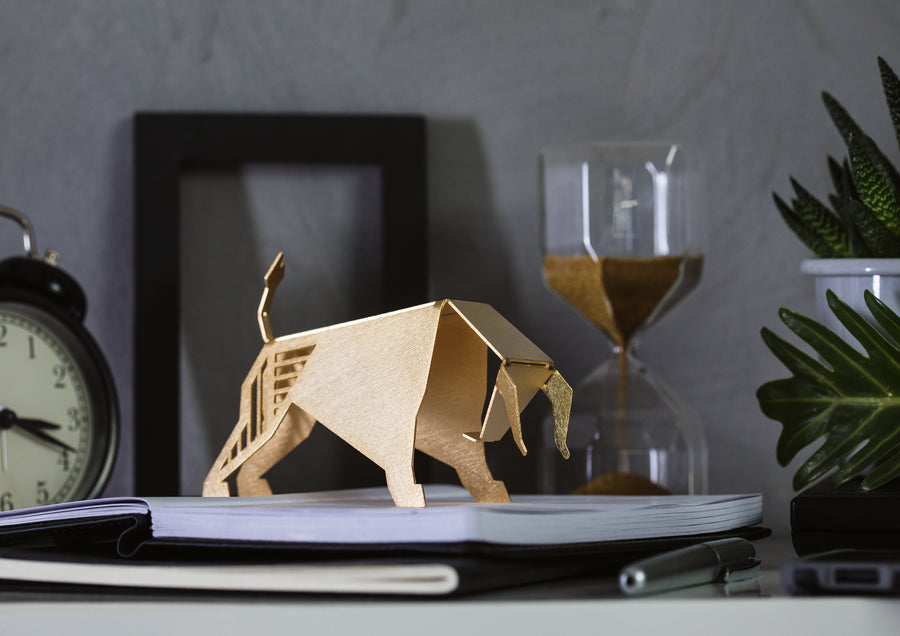 charging bull statue gift for him - office desk accessory